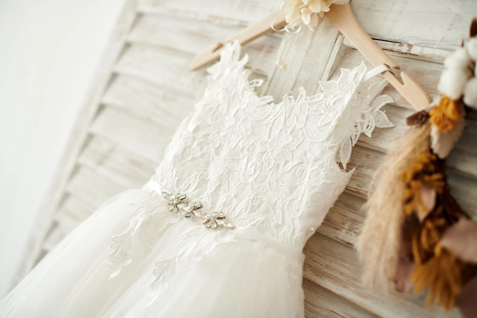 Lace Tulle Spaghetti Straps Wedding Flower Girl Dress with Beaded Belt