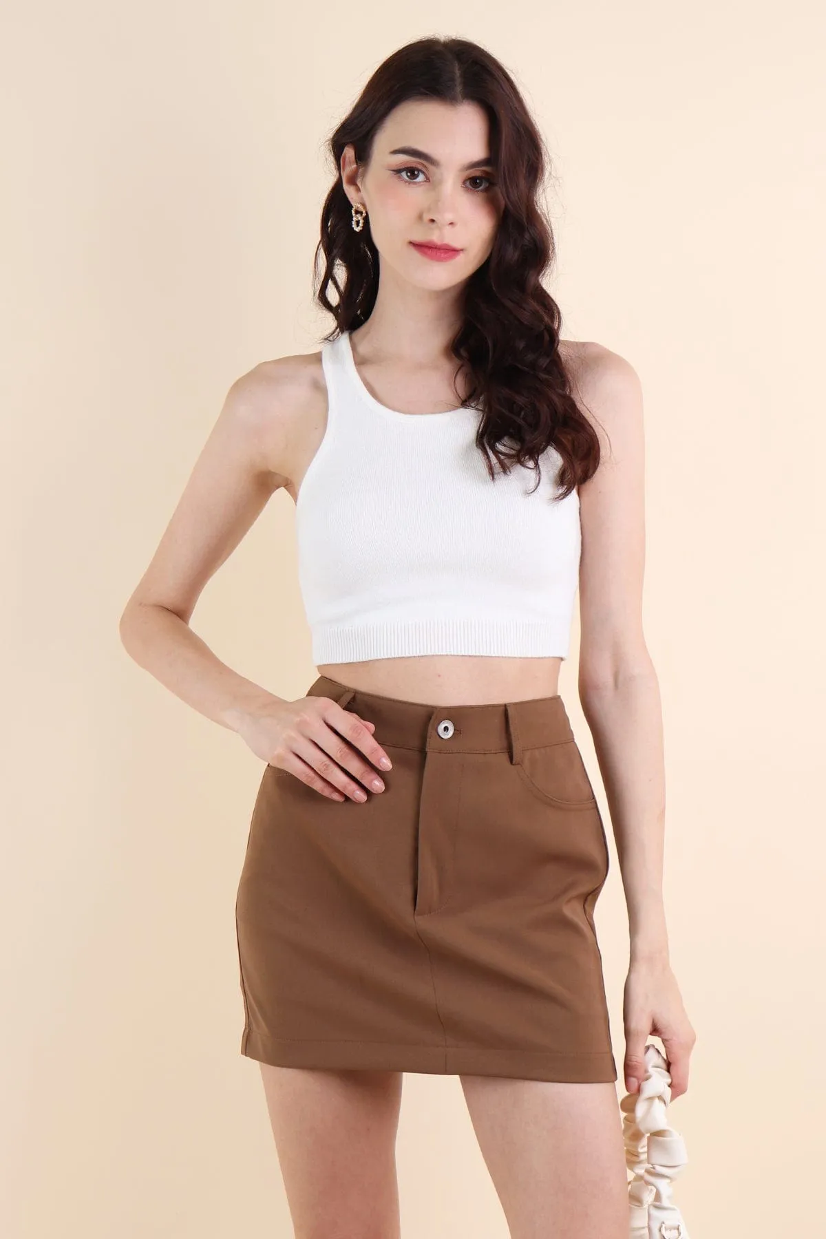 LYLIA BELTED-POCKET SKORTS IN MOCHA