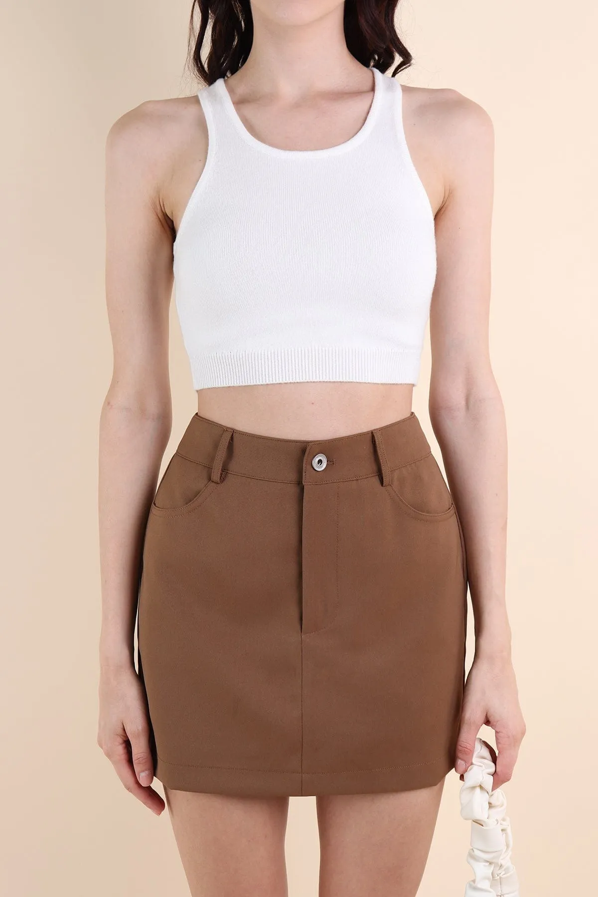 LYLIA BELTED-POCKET SKORTS IN MOCHA